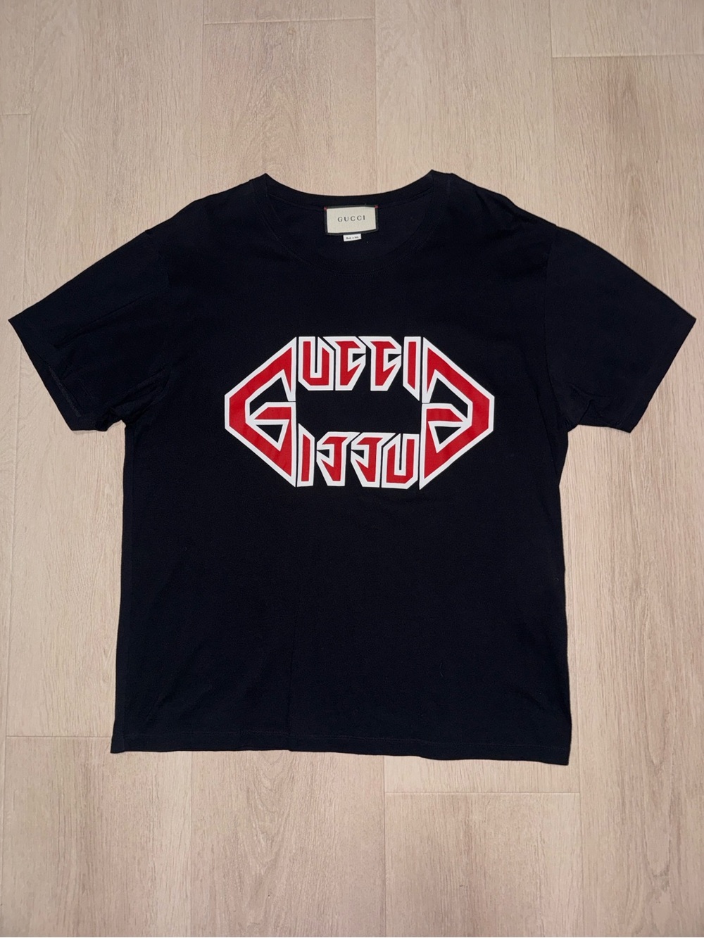 Gucci Black Short Sleeve T-Shirt with Red and White Graphic Made in Italy